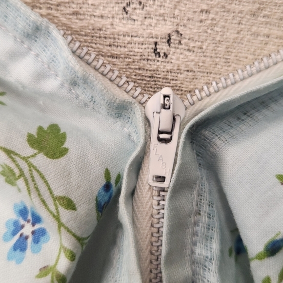 Antique Colonial Fronteer Floral Dress - Picture 14 of 15